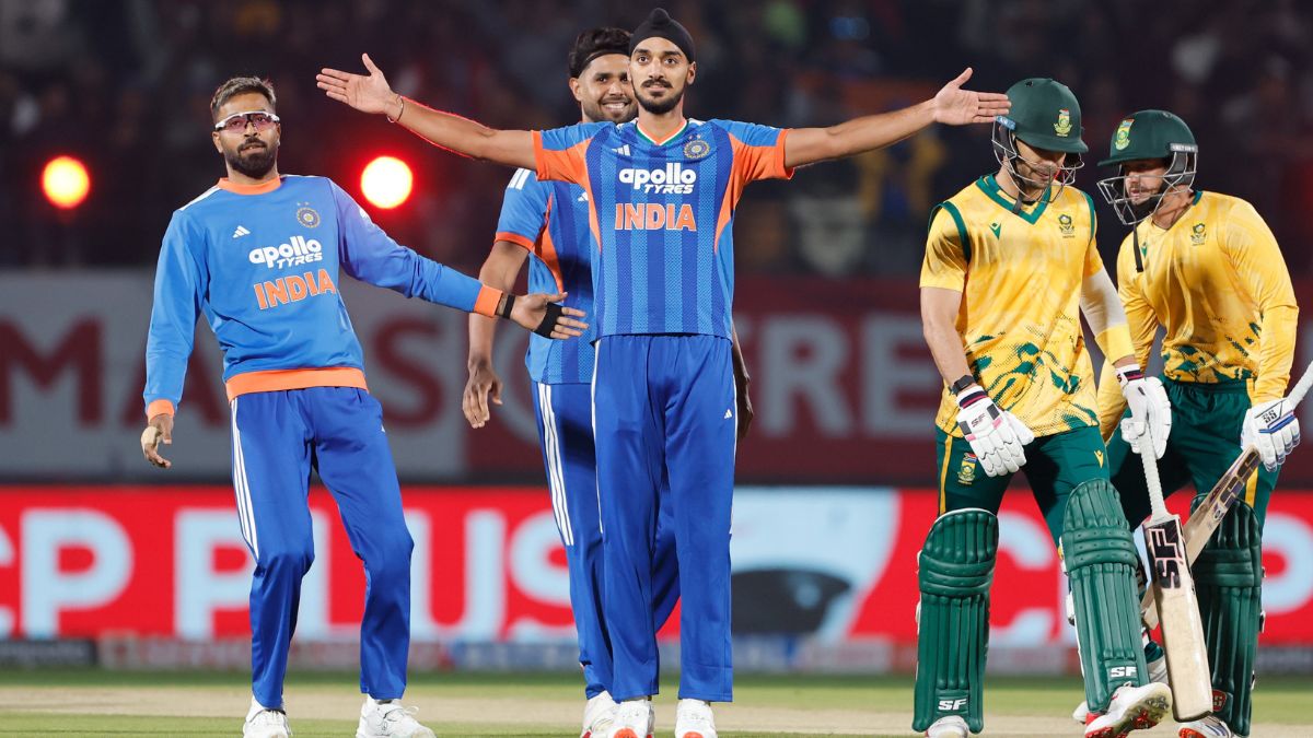 Arshdeep Singh celebrates a wicket with his teammates (Source: BCCI)