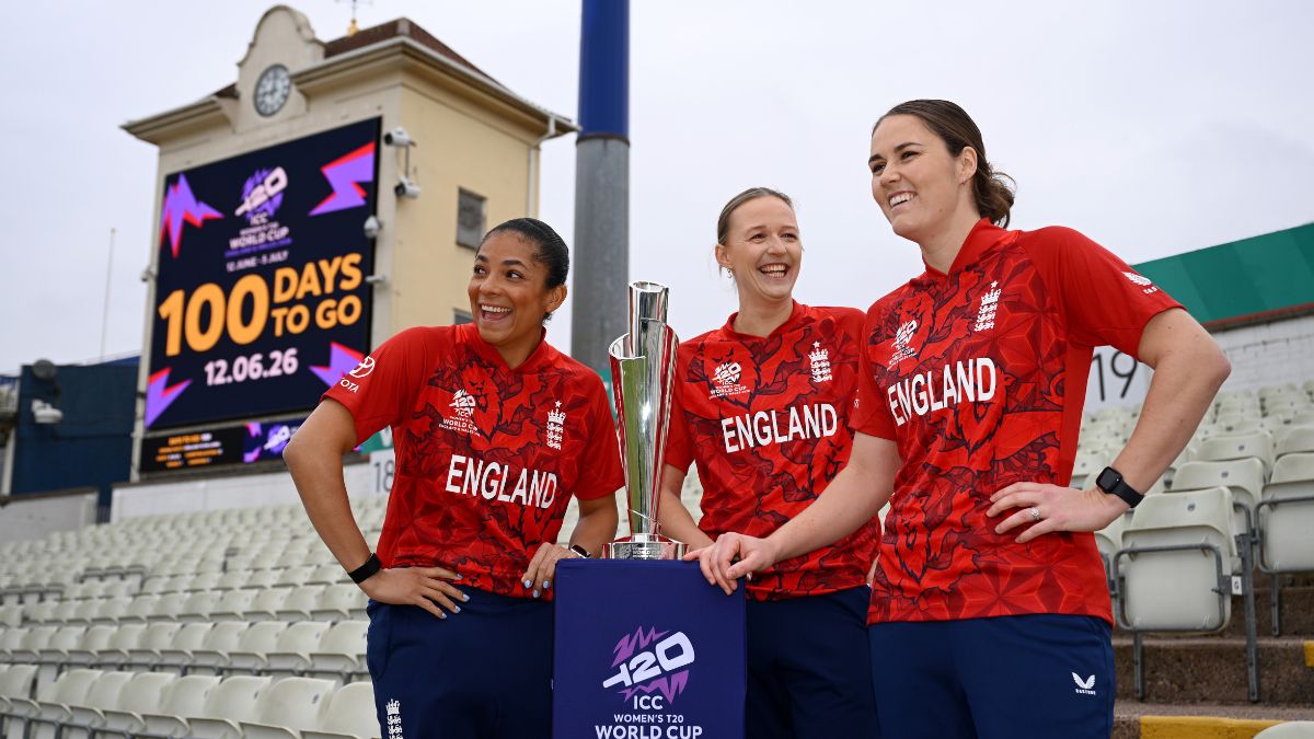 Nat Sciver-Brunt, Sophia Dunkley and Lauren Filer