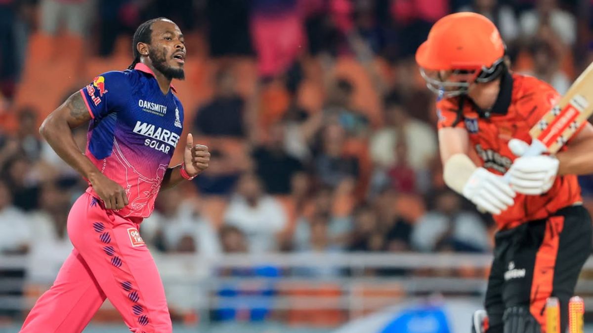 Jofra Archer dismisses Travis Head in the IPL 2026 Eliminator