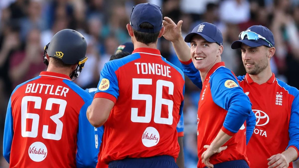 Harry Brook celebrates a wicket with his England teammates
