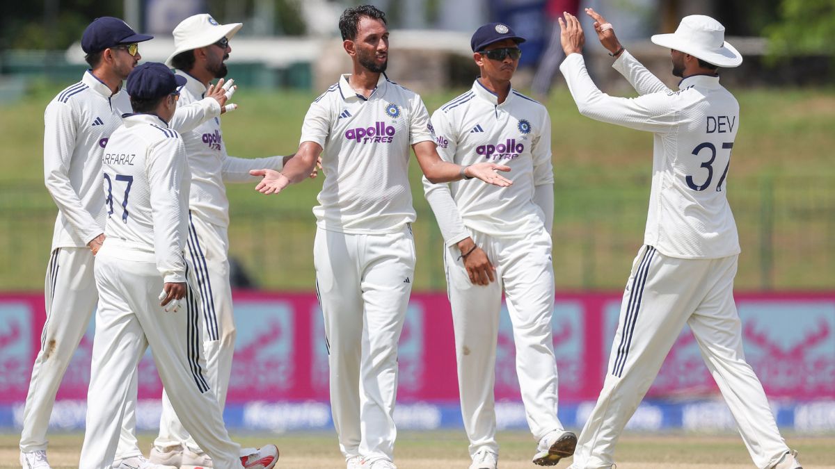 Prasidh Krishna celebrates with teammates (Source: X/@BCCI)