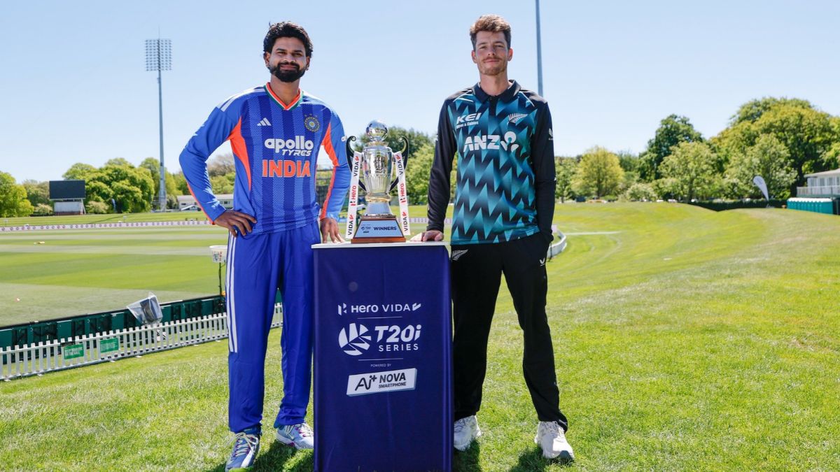 Shreyas Iyer, Mitchell Santner (Source: X/@BCCI)