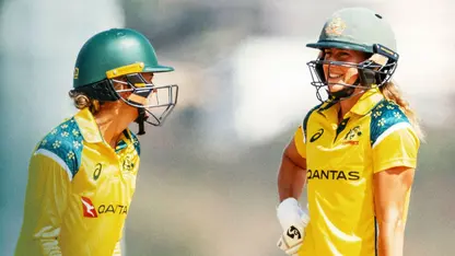 Phoebe Litchfield and Ellyse Perry