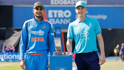 Shubman Gill and Harry Brook pose for the cameras (Source: BCCI)