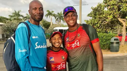 Curtly Ambrose, Mushfiqur Rahim, Courtney Walsh (Source: Instagram/@mushfiqurofficial)