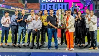DDCA President Rohan Jaitley presents trophy to West Delhi Lions' captain Nitish Rana (Source: Instagram/@delhipremierleaguet20)