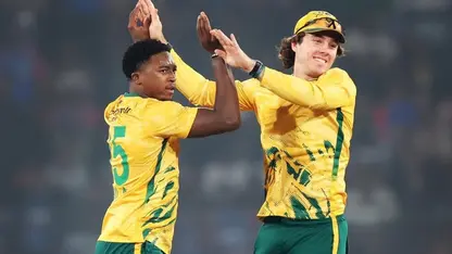 Lutho Sipamla, Dewald Brevis (Source: Instagram/@lutho_sipamla)